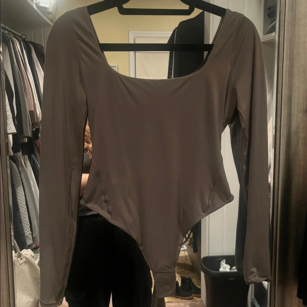 lululemon Wundermost Ultra-Soft Nulu Square-Neck Long-Sleeve Bodysuit - Picture 5 of 7